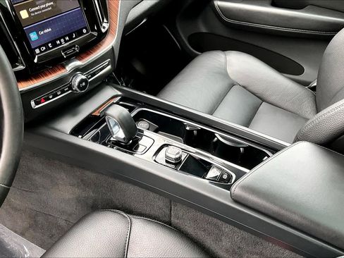 Used 2023 Volvo XC60 B5 Plus w/ Climate Package image 16