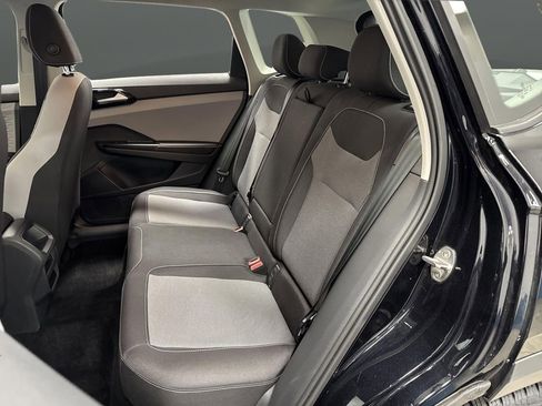 Used 2024 Volkswagen Taos S image 27