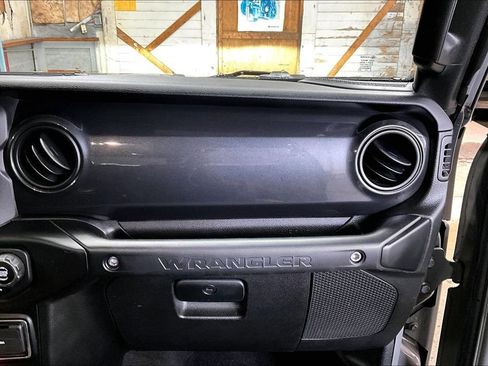Used 2021 Jeep Wrangler Unlimited Sport AWD/4WD image 15