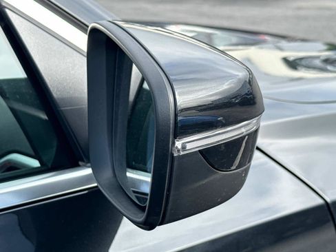 Used 2025 BMW 330i xDrive 330i xDrive w/ Premium Package image 11