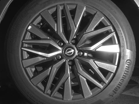 Used 2025 Nissan Altima 2.5 SV image 14