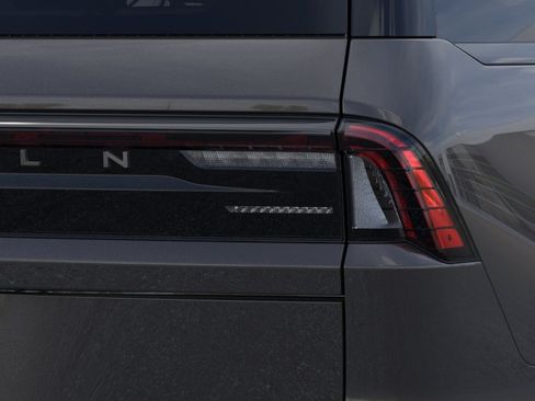 New 2026 Lincoln Navigator Black Label AWD/4WD image 21