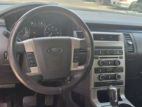Used 2011 Ford Flex SE FWD image 8
