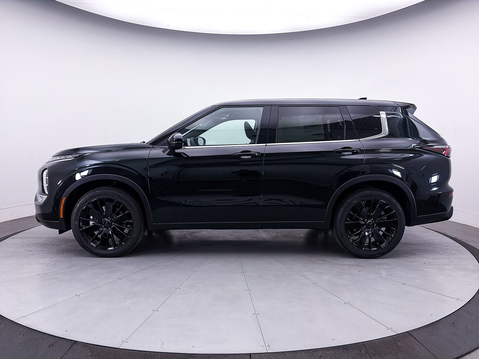 Used 2026 Mitsubishi Outlander LE AWD/4WD image 26