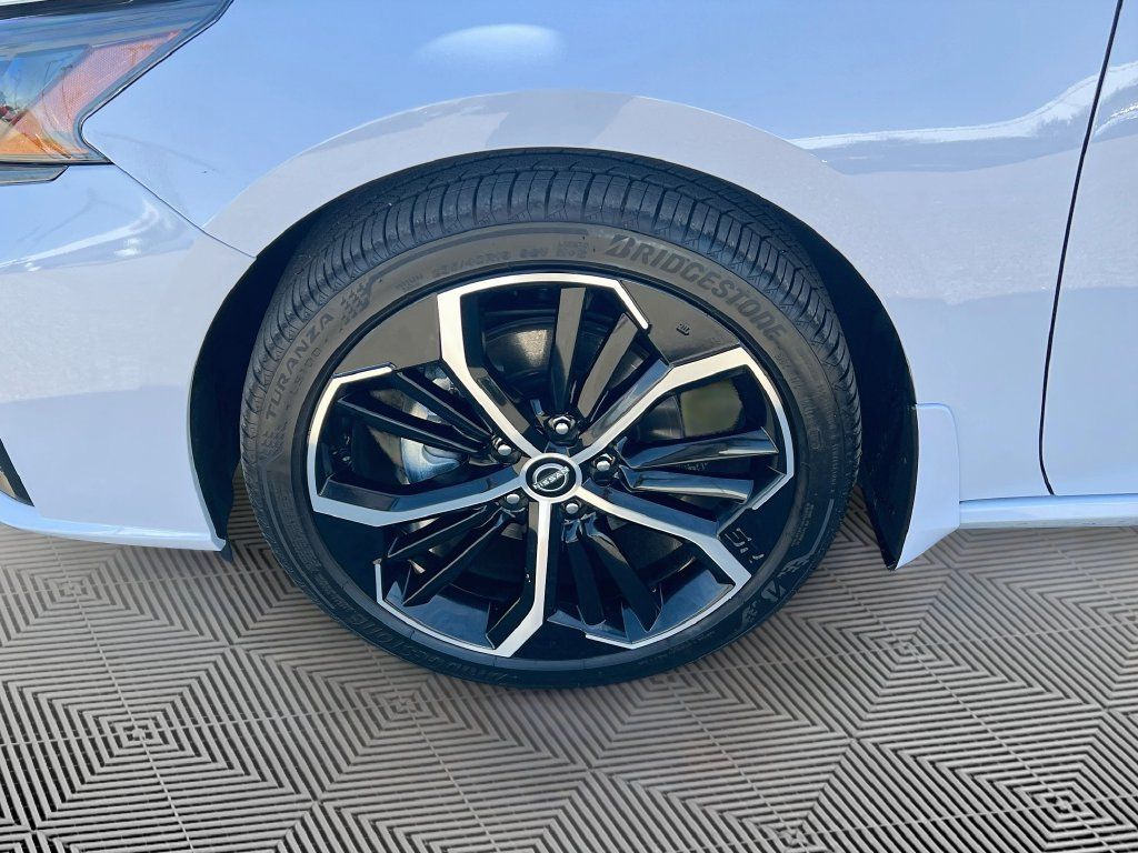 Used 2025 Nissan Altima 2.5 SR w/ SR Premium Package FWD image 28