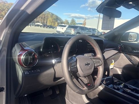 New 2026 Chevrolet Equinox RS w/ LPO, Floor Liner Package image 10