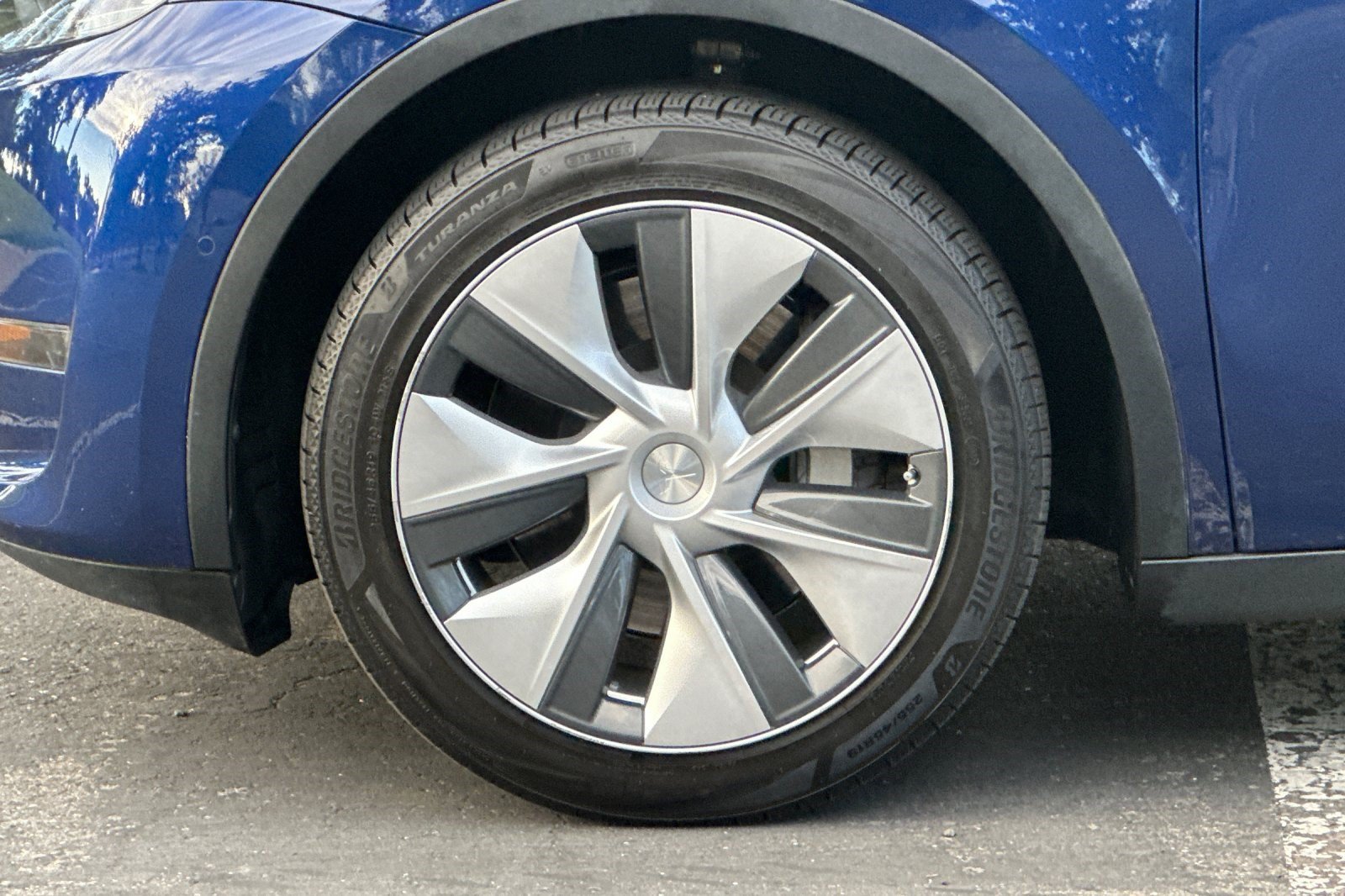 Used 2022 Tesla Model Y Long Range AWD/4WD image 37