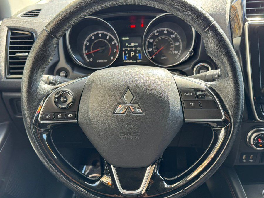 Used 2025 Mitsubishi Outlander Sport AWD image 14