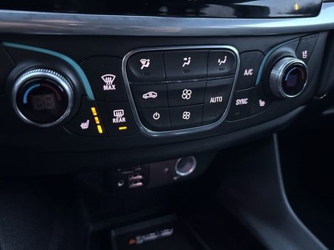 Used 2022 Chevrolet Traverse Premier w/ LPO, Blackout Package image 44