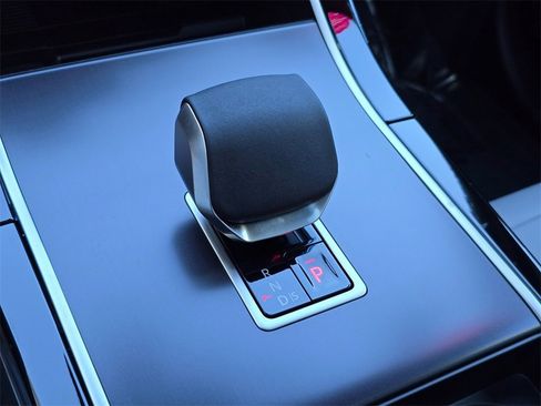 New 2026 Land Rover Range Rover Velar Dynamic SE image 15