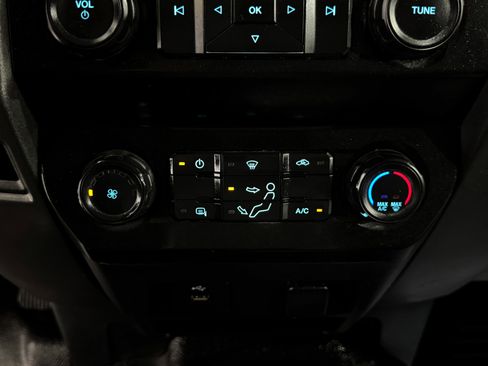 Used 2020 Ford F250 XL w/ Power Equipment Group image 27