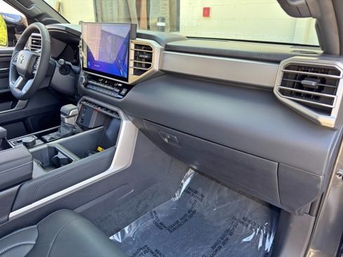 Used 2026 Toyota Tundra Limited AWD/4WD image 14