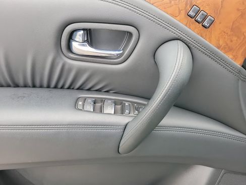 Used 2024 Nissan Armada SL w/ Captain's Chairs Package image 8