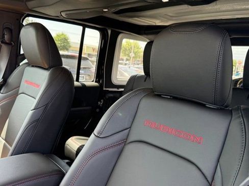 New 2024 Jeep Wrangler Unlimited Rubicon w/ Technology Group image 17