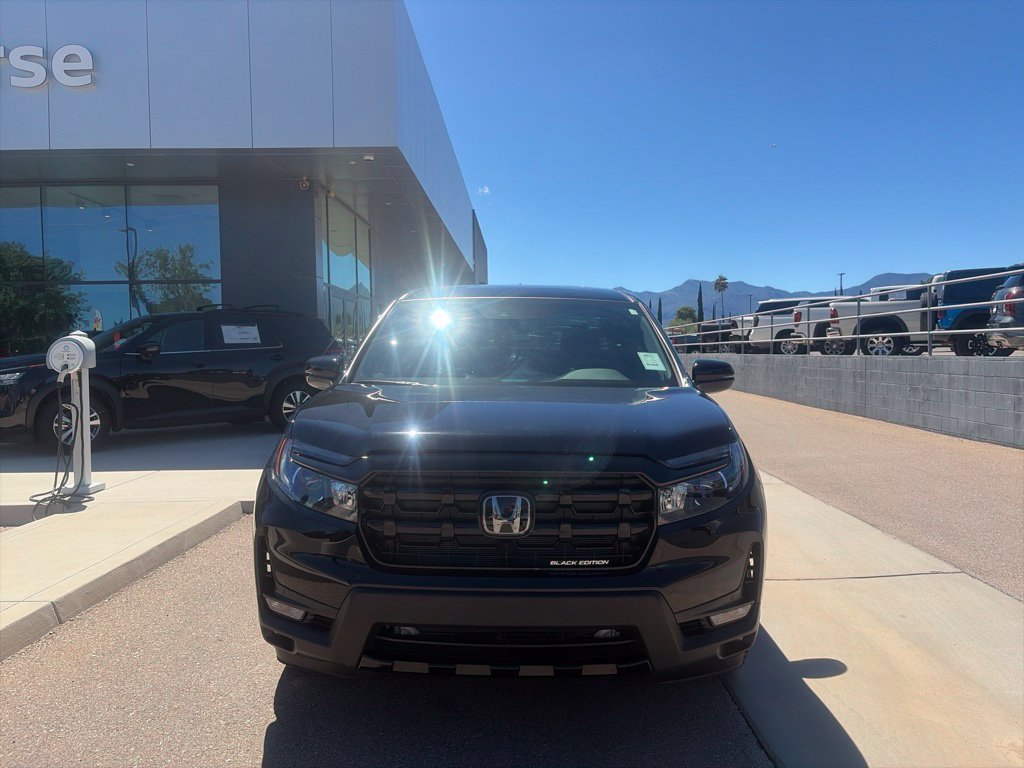 Used 2025 Honda Ridgeline Black Edition image 2