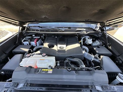 Used 2023 Toyota Tundra Limited image 31
