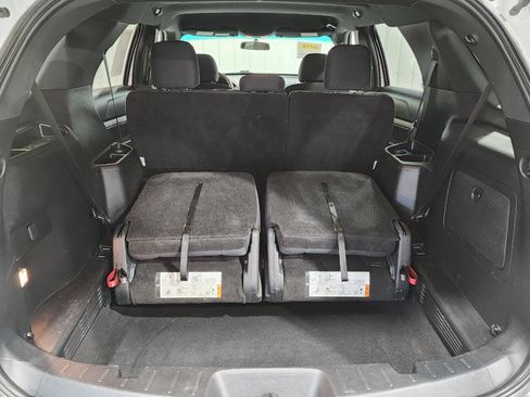 Used 2016 Ford Explorer XLT AWD/4WD image 34