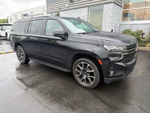 Used 2021 Chevrolet Suburban RST w/ Luxury Package AWD/4WD image 2