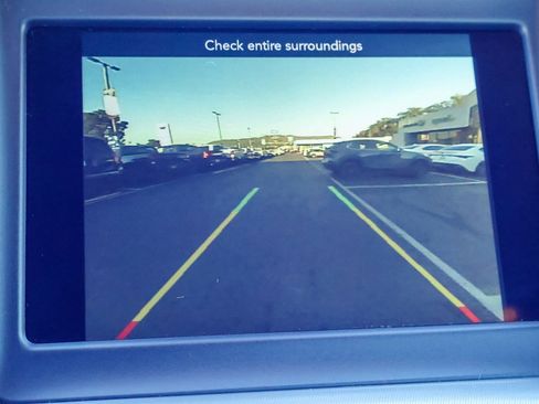 Used 2023 Dodge Challenger SXT image 6