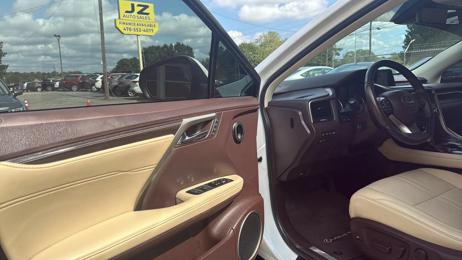Used 2019 Lexus RX 450h AWD w/ Luxury Package image 9