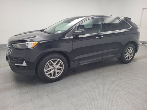Used 2024 Ford Edge SEL image 2