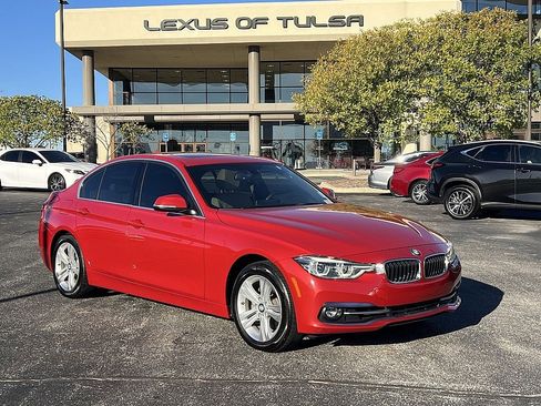 Used 2018 BMW 330i Sedan w/ Premium Package image 1