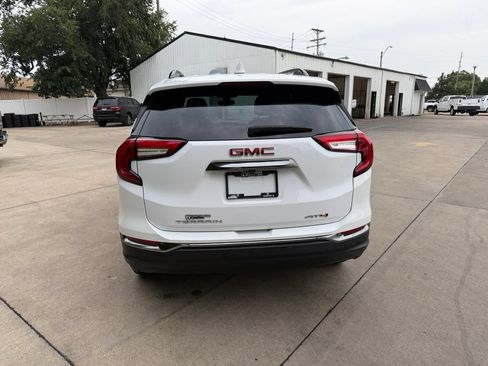 Used 2022 GMC Terrain AT4 AWD/4WD image 15