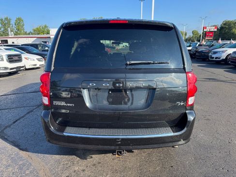 Used 2016 Dodge Grand Caravan R/T FWD image 4