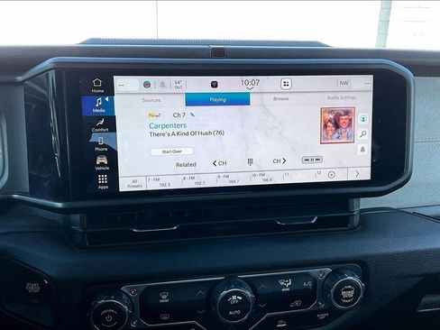 Used 2024 Jeep Wrangler Unlimited image 10