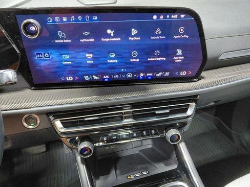 Used 2025 Chevrolet Traverse High Country w/ LPO, Floor Liner Package AWD/4WD image 60