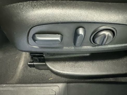 Used 2023 GMC Acadia SLE w/ Elevation Edition image 29