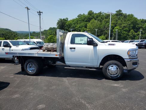 New 2024 RAM 3500 Tradesman image 3