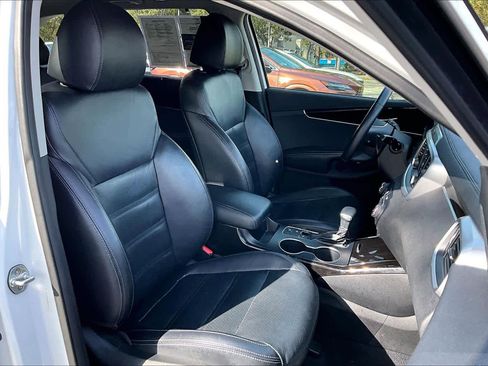 Used 2019 Kia Sorento EX w/ EX Touring Package image 8