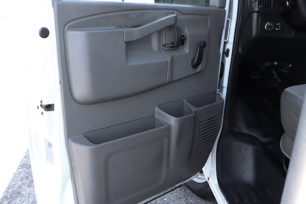 Used 2020 Chevrolet Express 3500 w/ Chrome Appearance Package RWD image 15