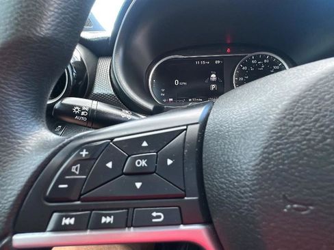 Used 2019 Nissan Kicks SV FWD image 34