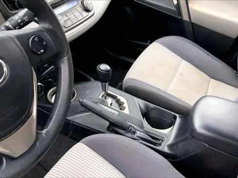 Used 2015 Toyota RAV4 XLE image 17