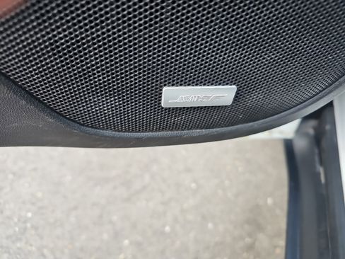 Used 2021 GMC Acadia SLT w/ Technology Package image 14