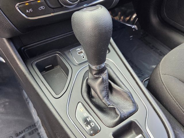 Used 2021 Jeep Cherokee Latitude FWD image 26