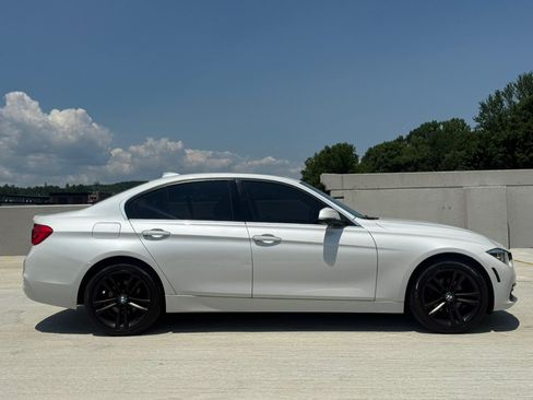 Used 2017 BMW 330i xDrive Sedan AWD/4WD image 6