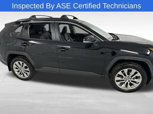 Used 2019 Toyota RAV4 XLE Premium image 2