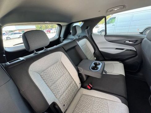 Used 2022 Chevrolet Equinox LS image 25