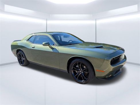 Used 2018 Dodge Challenger SXT Plus image 2