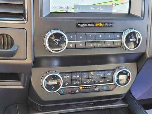 Used 2021 Ford Expedition Limited image 22