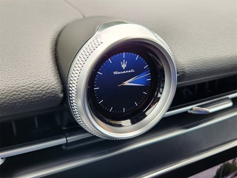 New 2024 Maserati Grecale GT image 11