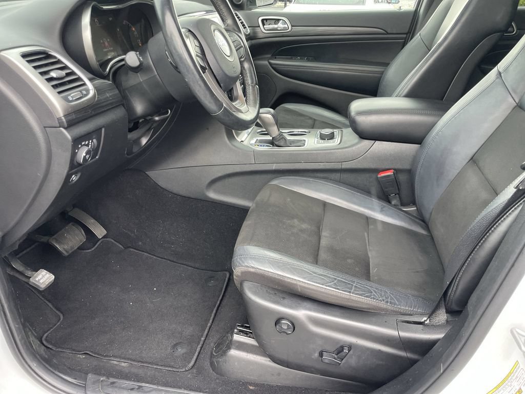 Used 2019 Jeep Grand Cherokee Altitude AWD/4WD image 8
