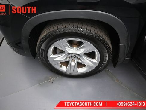 Used 2016 Toyota Highlander Limited AWD/4WD image 38