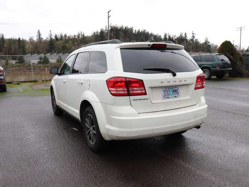Used 2017 Dodge Journey SE w/ Flexible Seating Group image 7