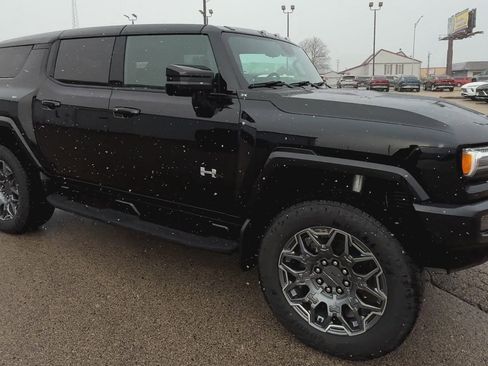 New 2025 GMC Hummer EV 3X image 2