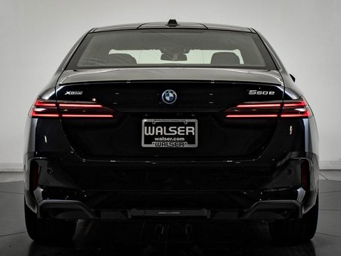 New 2026 BMW 550e xDrive image 7
