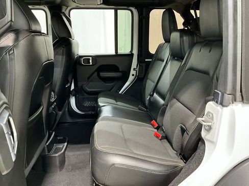Used 2020 Jeep Wrangler Unlimited Sport image 21